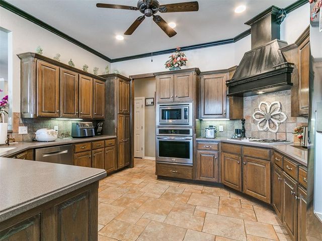 305 Hamptonridge Road, Edmond, OK 73034