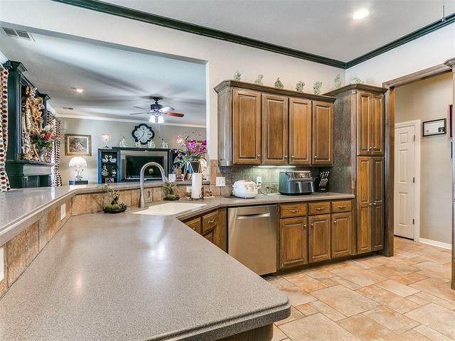 305 Hamptonridge Road, Edmond, OK 73034