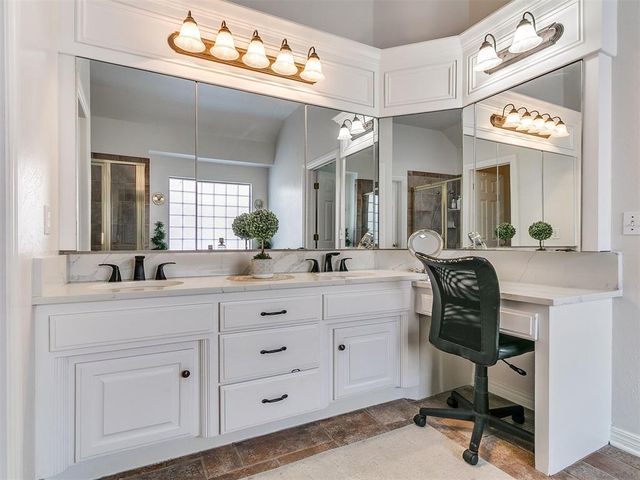 305 Hamptonridge Road, Edmond, OK 73034