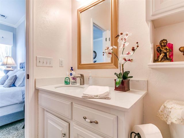 305 Hamptonridge Road, Edmond, OK 73034