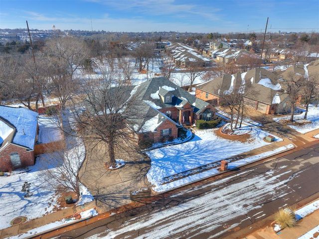 305 Hamptonridge Road, Edmond, OK 73034