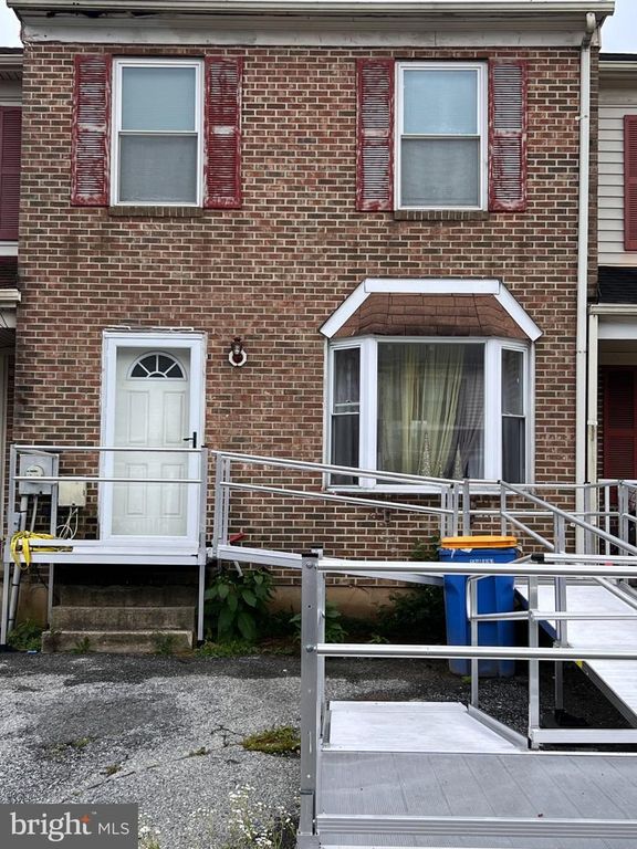 12 HEATHER LN, New Castle, DE 19720