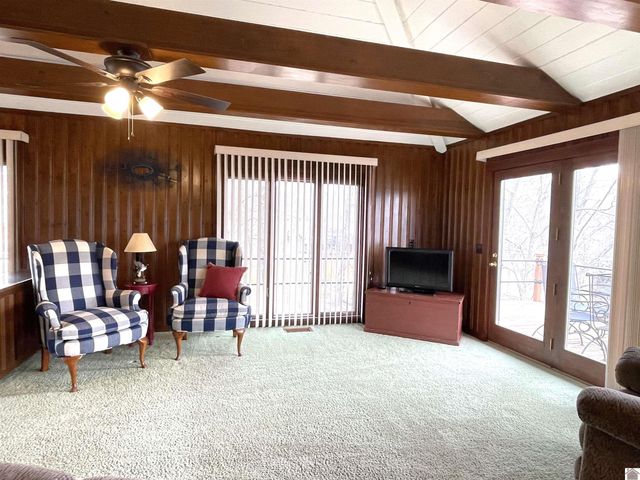 98 S Lakeshore Dr, Cadiz, KY 42211