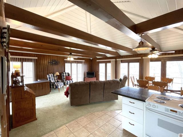 98 S Lakeshore Dr, Cadiz, KY 42211