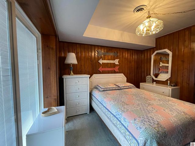 98 S Lakeshore Dr, Cadiz, KY 42211