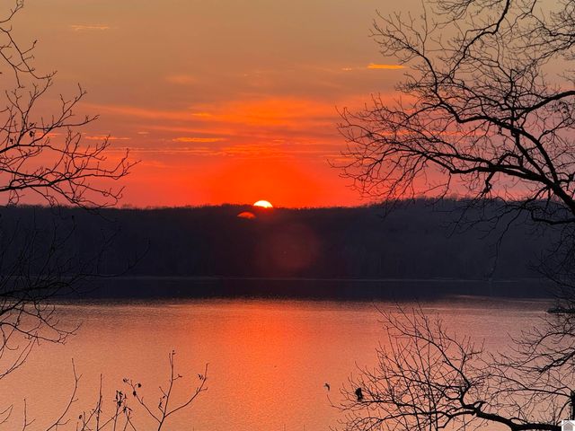 98 S Lakeshore Dr, Cadiz, KY 42211