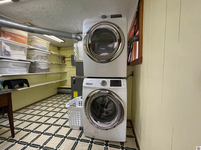 98 S Lakeshore Dr, Cadiz, KY 42211