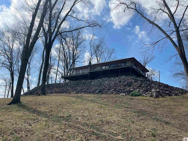 98 S Lakeshore Dr, Cadiz, KY 42211