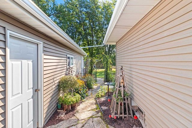 1210 BUCHANAN STREET, Little Chute, WI 54140