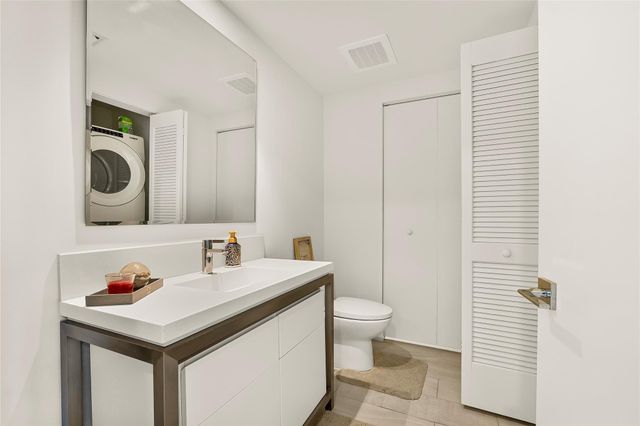 2000 METROPICA Way 216, Sunrise, FL 33323