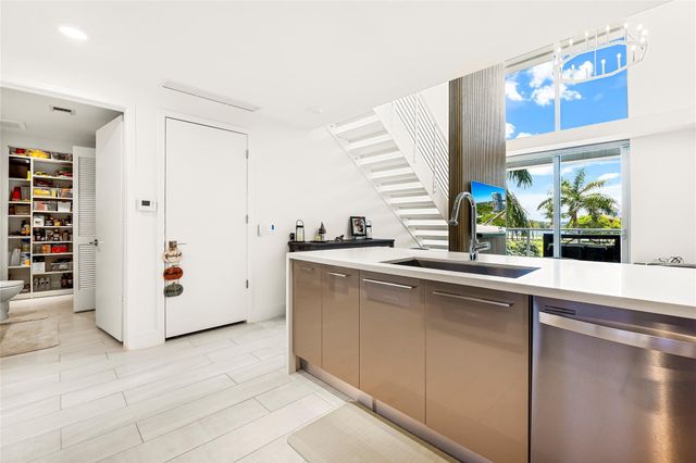 2000 METROPICA Way 216, Sunrise, FL 33323