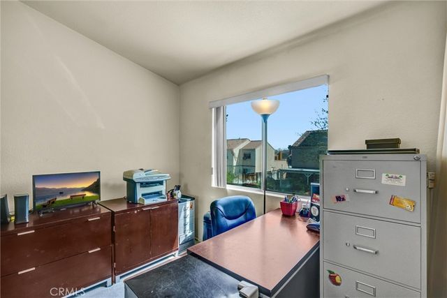 37230 45th St E E, Palmdale, CA 93552