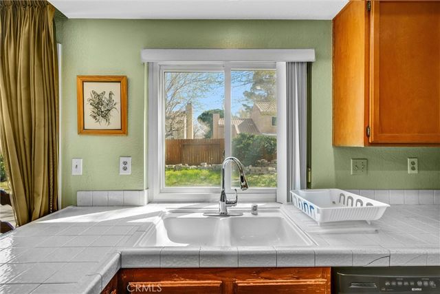 37230 45th St E E, Palmdale, CA 93552