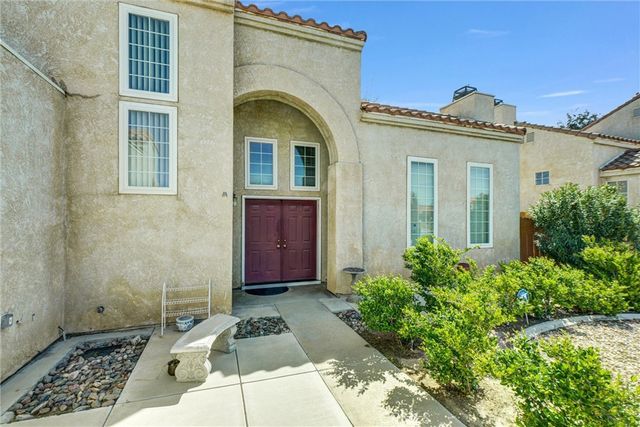 37230 45th St E E, Palmdale, CA 93552