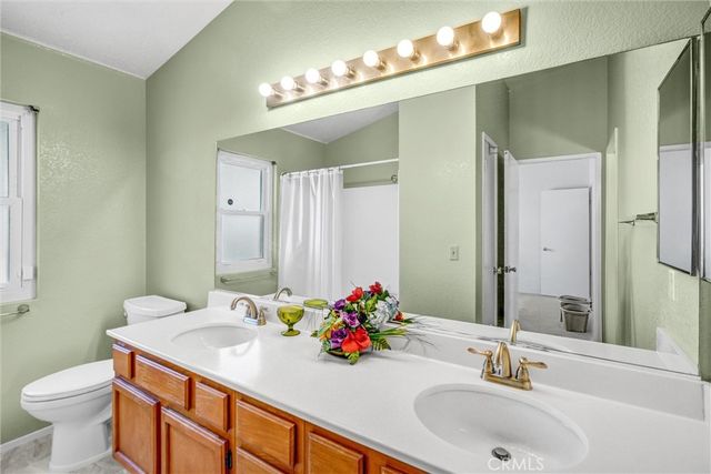 37230 45th St E E, Palmdale, CA 93552