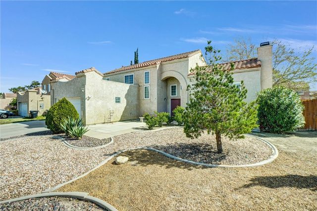 37230 45th St E E, Palmdale, CA 93552