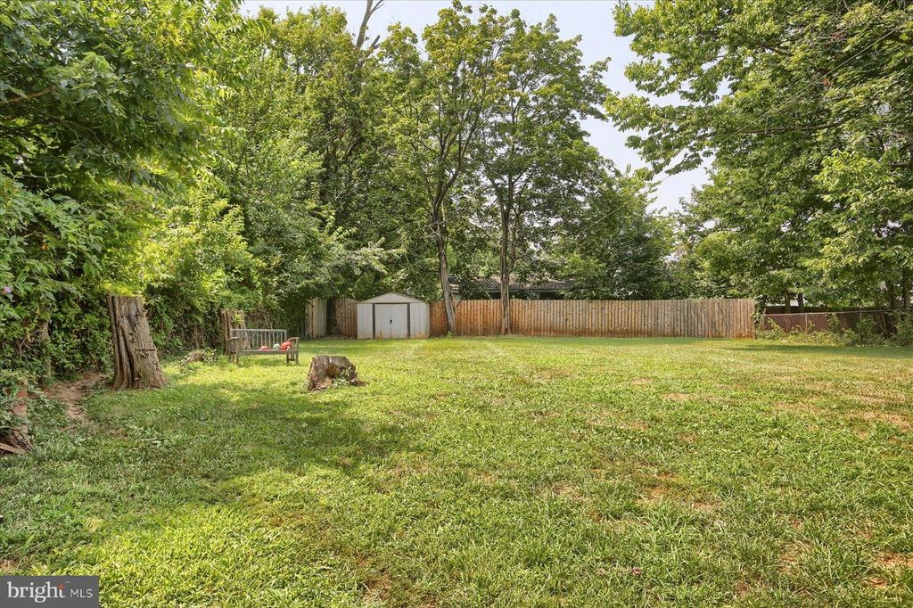 1124 LAUREL AVE, Camp Hill, PA 17011