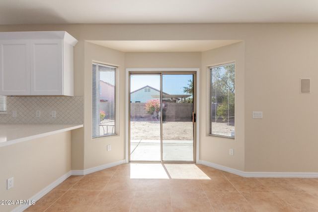 1105 E WONG Way, Phoenix, AZ 85040