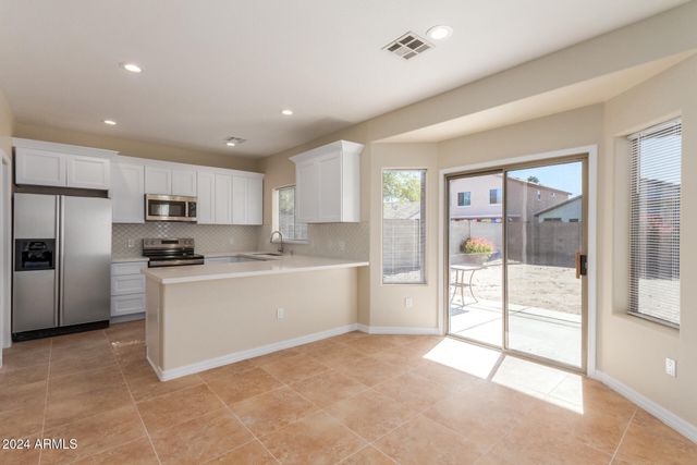 1105 E WONG Way, Phoenix, AZ 85040