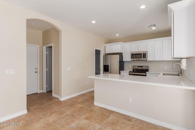 1105 E WONG Way, Phoenix, AZ 85040