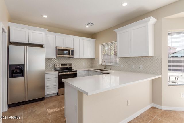 1105 E WONG Way, Phoenix, AZ 85040