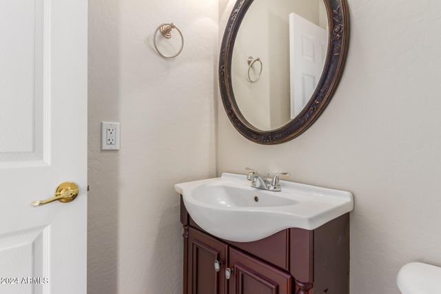 1105 E WONG Way, Phoenix, AZ 85040