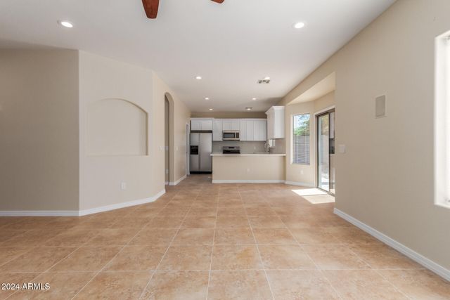 1105 E WONG Way, Phoenix, AZ 85040