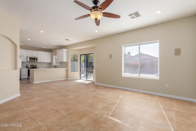 1105 E WONG Way, Phoenix, AZ 85040