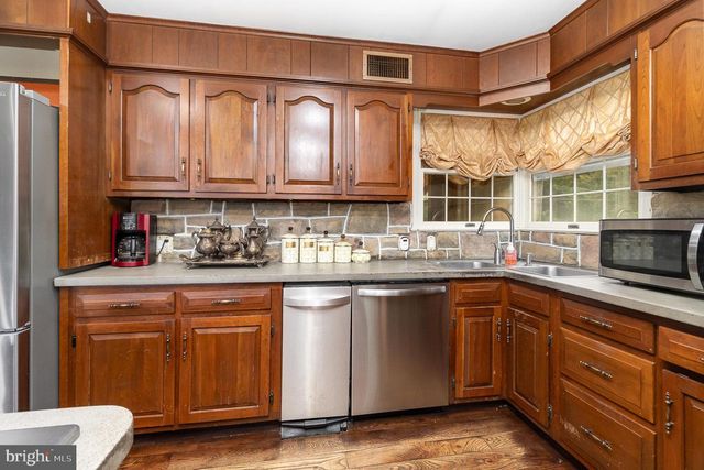 1554 WILLIAMS GROVE RD, Mechanicsburg, PA 17055