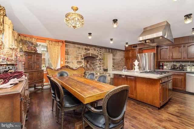 1554 WILLIAMS GROVE RD, Mechanicsburg, PA 17055