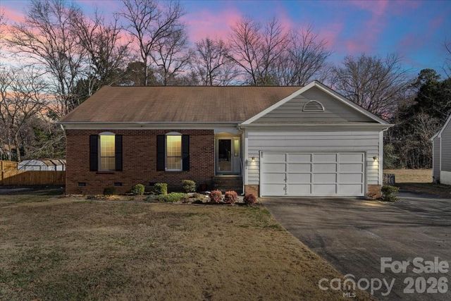 2036 Killarney Place, Charlotte, NC 28262