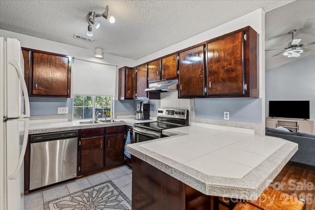 2036 Killarney Place, Charlotte, NC 28262