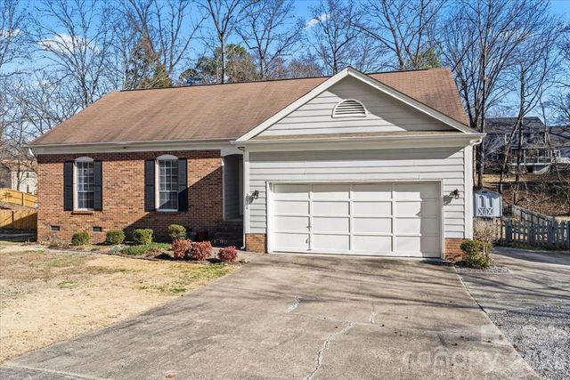 2036 Killarney Place, Charlotte, NC 28262