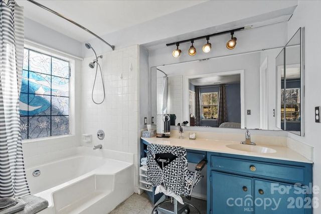 2036 Killarney Place, Charlotte, NC 28262