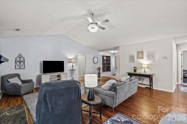 2036 Killarney Place, Charlotte, NC 28262