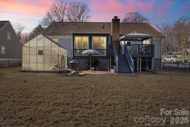 2036 Killarney Place, Charlotte, NC 28262