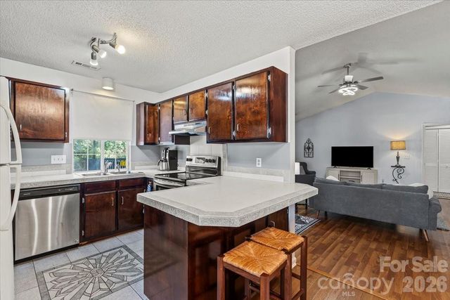 2036 Killarney Place, Charlotte, NC 28262