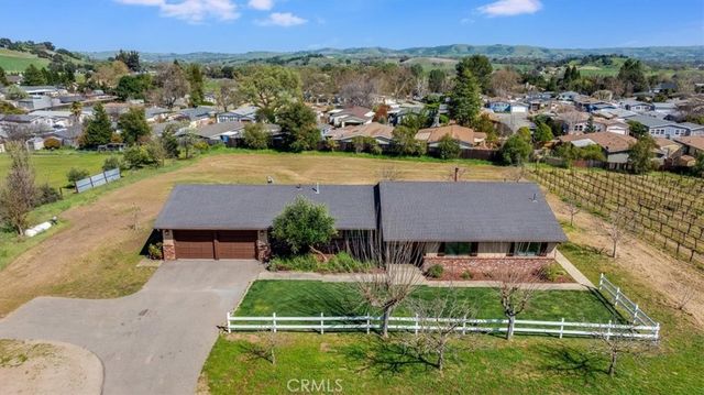 1225 Santa Rita, Templeton, CA 93465