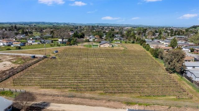 1225 Santa Rita, Templeton, CA 93465