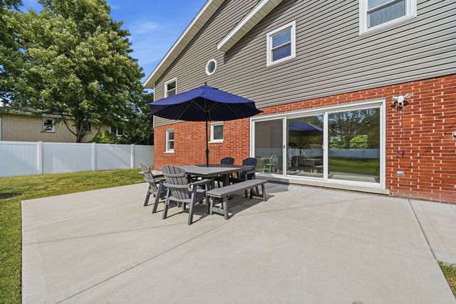14226 S Chickasaw Trail, Homer Glen, IL 60491