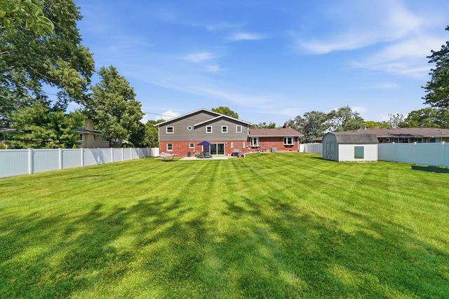 14226 S Chickasaw Trail, Homer Glen, IL 60491