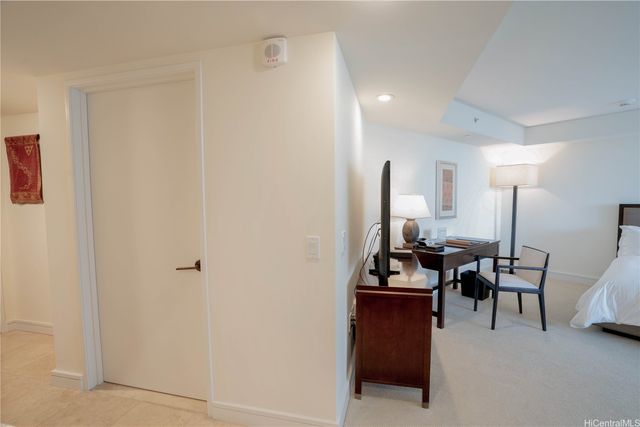 223 Saratoga Road 1312, Honolulu, HI 96815