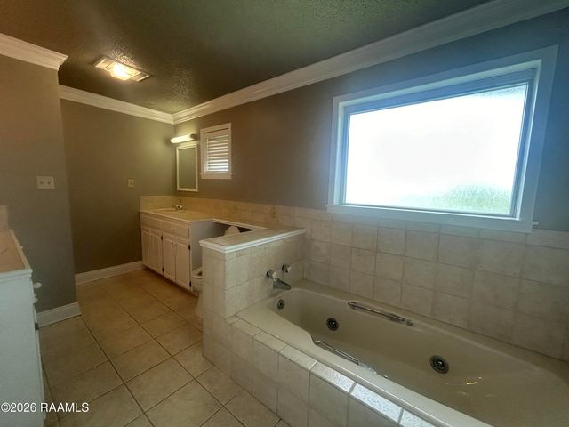 2116 Carmel Drive, Lafayette, LA 70501