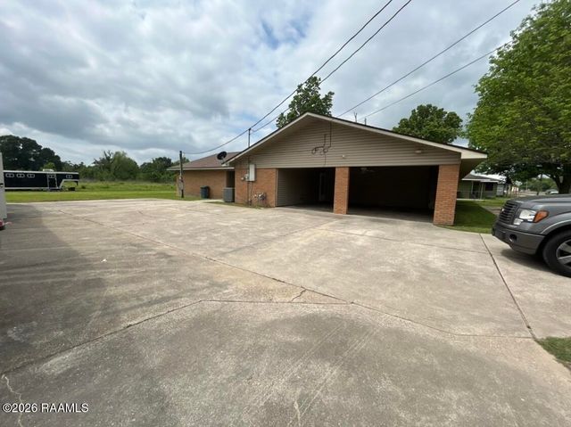 2116 Carmel Drive, Lafayette, LA 70501