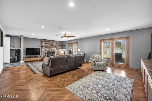 1216 Enterprize Way, Carson City, NV 89703