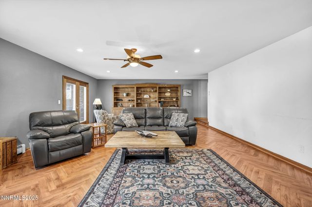 1216 Enterprize Way, Carson City, NV 89703