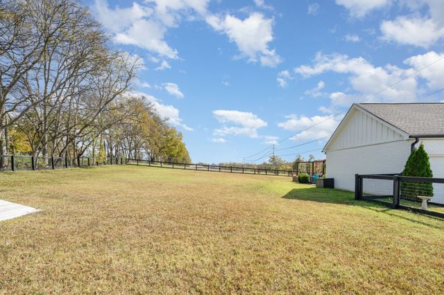 794 Brights Ln, Gallatin, TN 37066