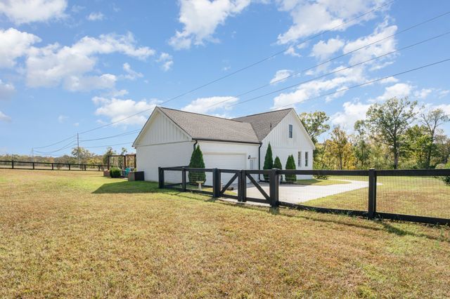 794 Brights Ln, Gallatin, TN 37066