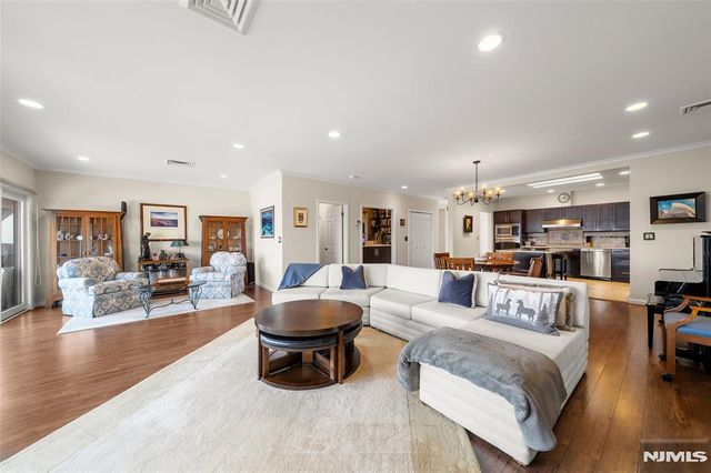 300 Gorge Road 57, Cliffside Park, NJ 07010