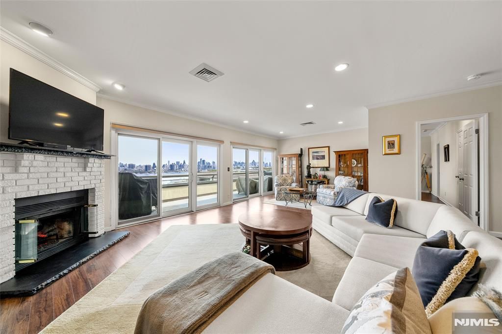 300 Gorge Road 57, Cliffside Park, NJ 07010